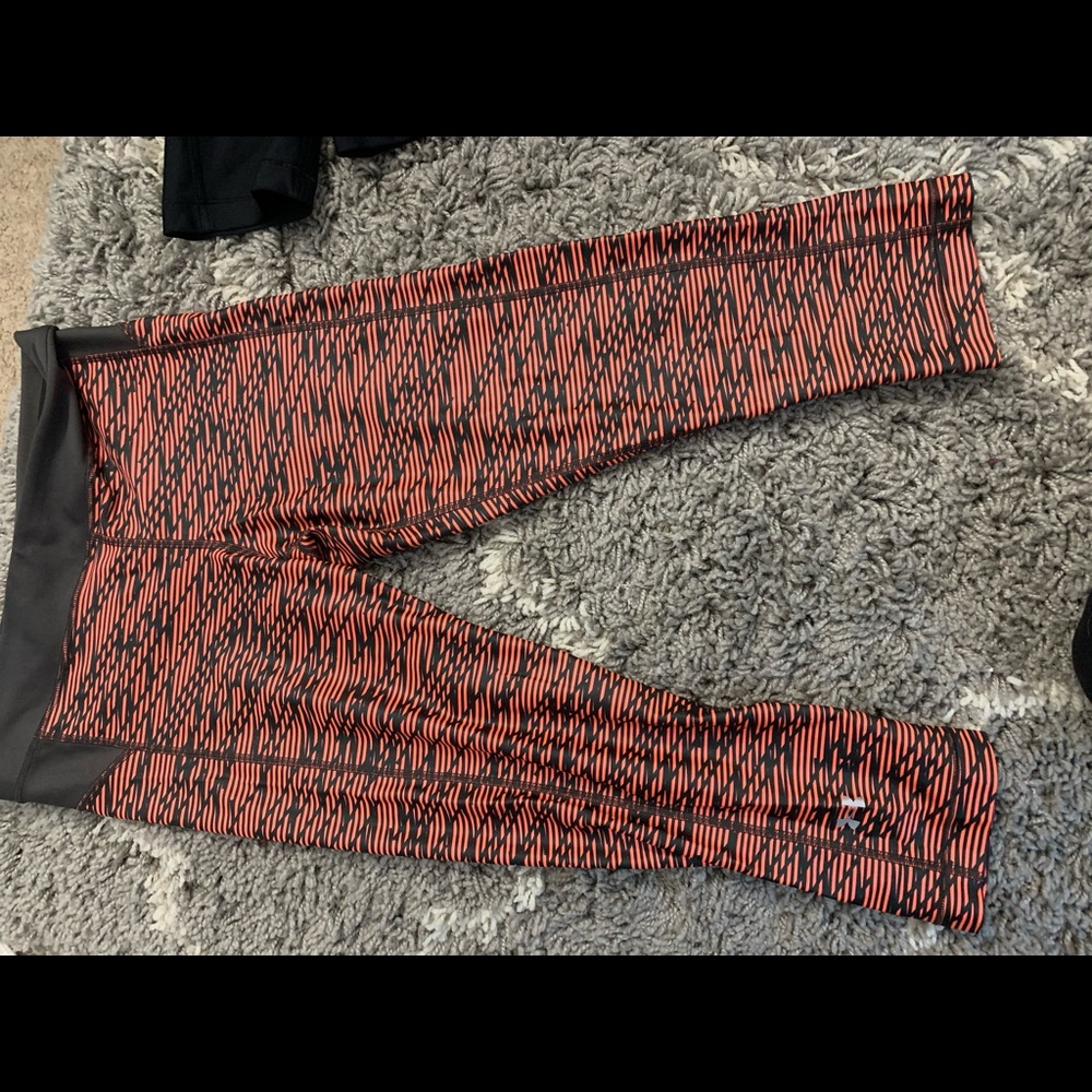 Under armour cropped leggings